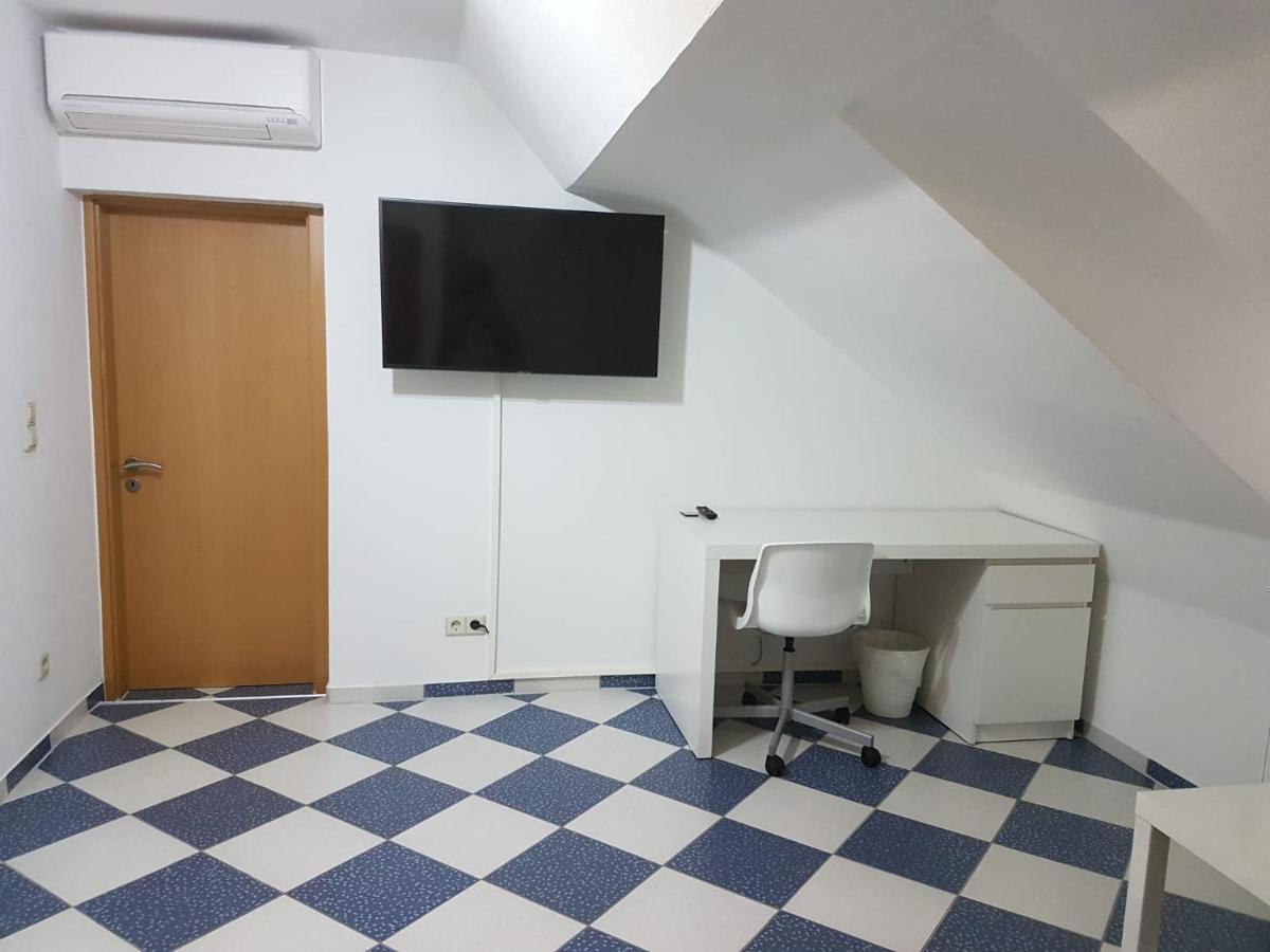 Ruhige Gemuetliche Ferienwohnung In Karlsruhe Daxlanden Fuer Monteure, Pendler, Geschaefsreisen, Wochenendreisen Exterior foto