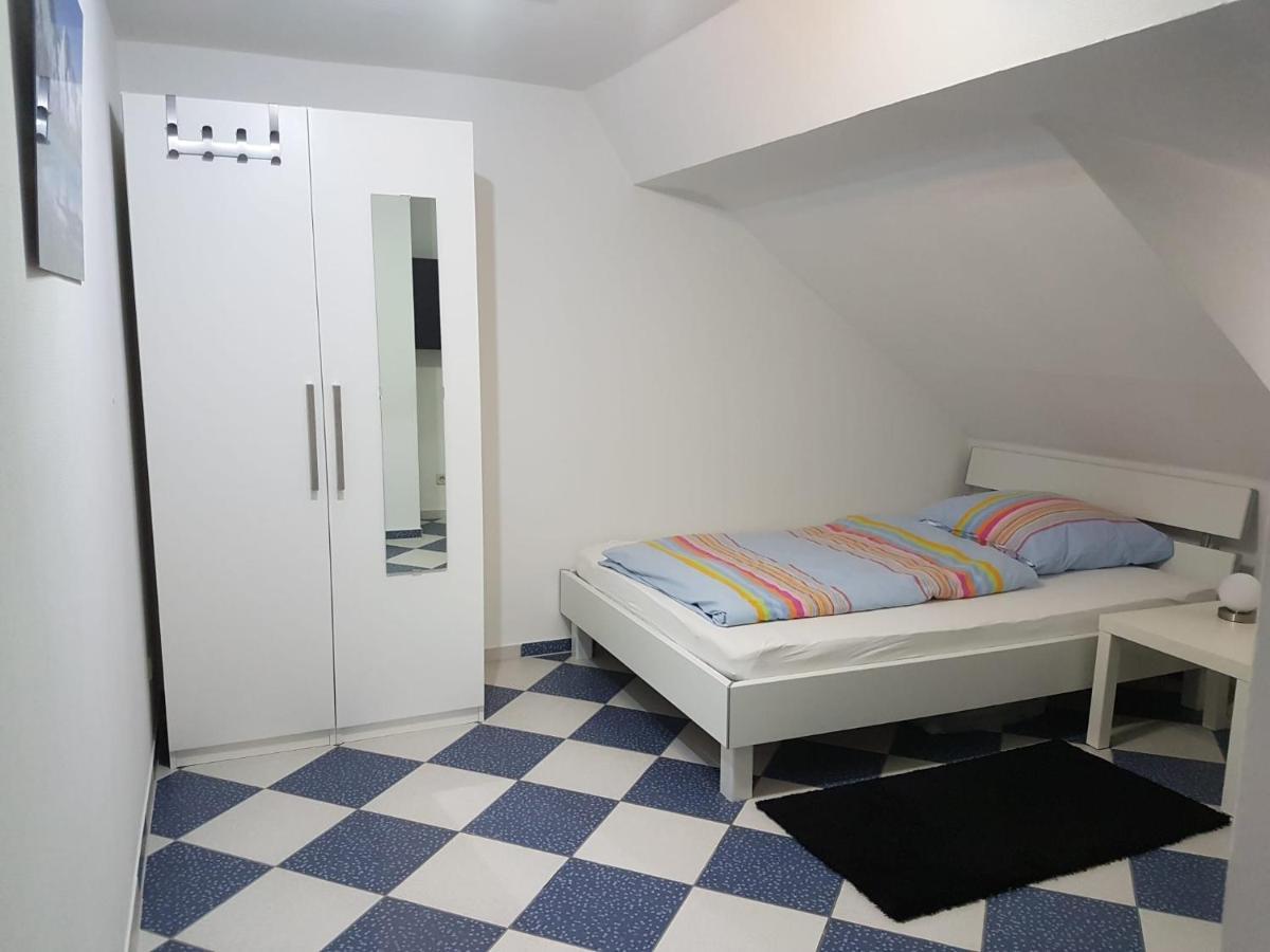Ruhige Gemuetliche Ferienwohnung In Karlsruhe Daxlanden Fuer Monteure, Pendler, Geschaefsreisen, Wochenendreisen Exterior foto